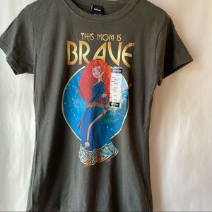 Walt‎ Disney Worlds This Mom is brave Hot topic t shirt size Large